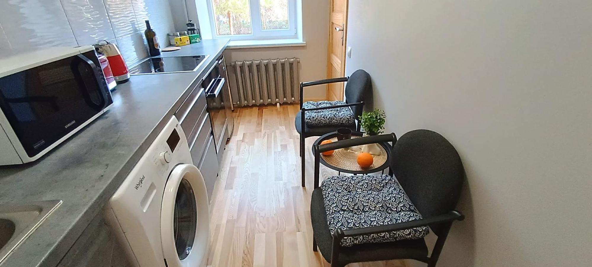 Cozy & Bright 1 Bedroom With Park Nearby - Free Parking, Riga, Up To 5 Guests Apartamento