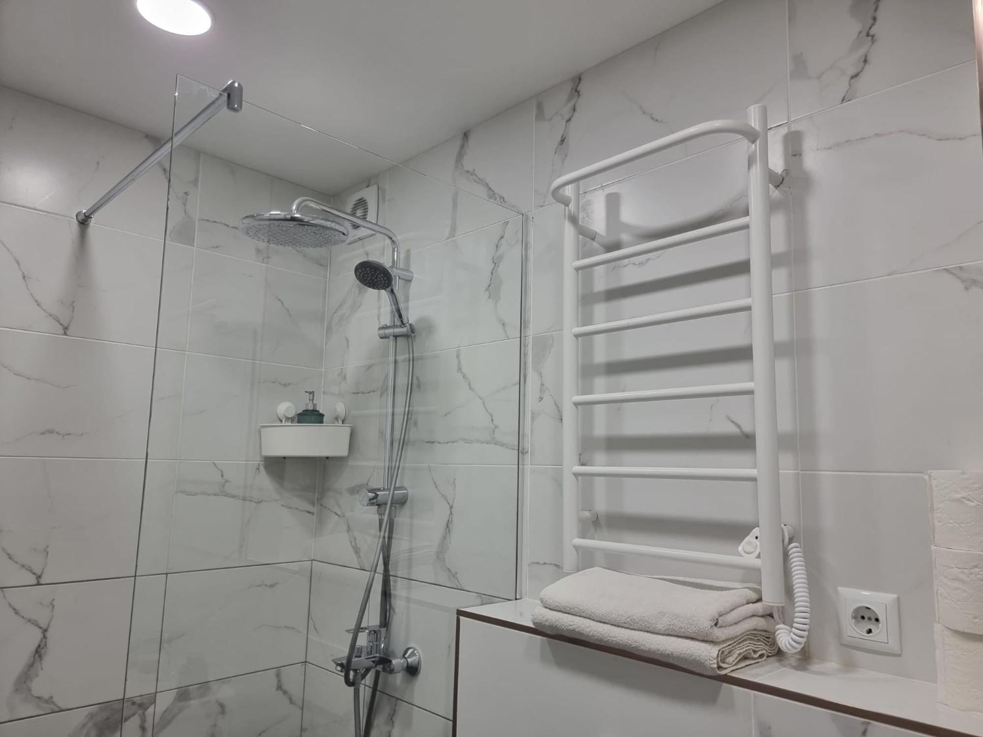 Apartment, New Renovated In Quiet Center With Balcony With Parking Apartment