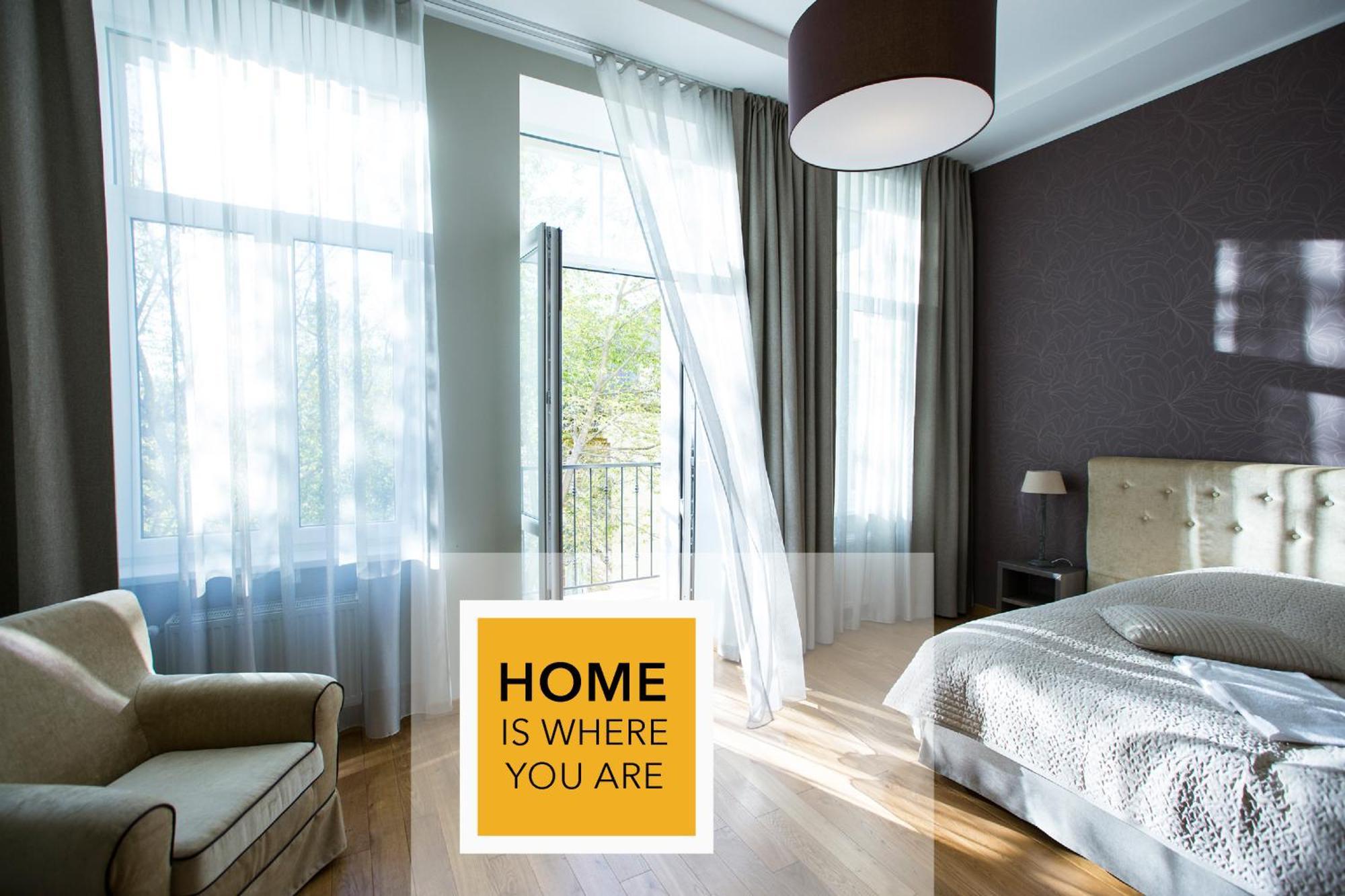 Aparthotel Lux - Ernesta, Free Parking
