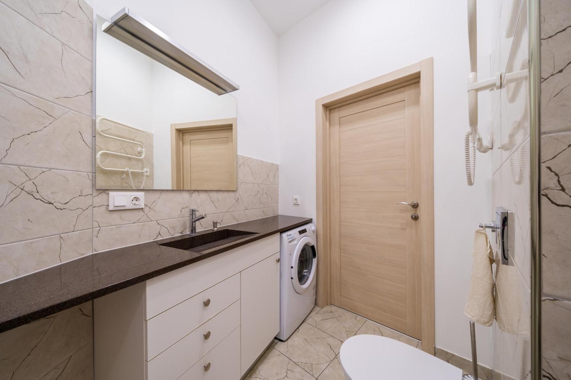 Spacious 73m2 Modern Flat In The Heart Of Apartment *