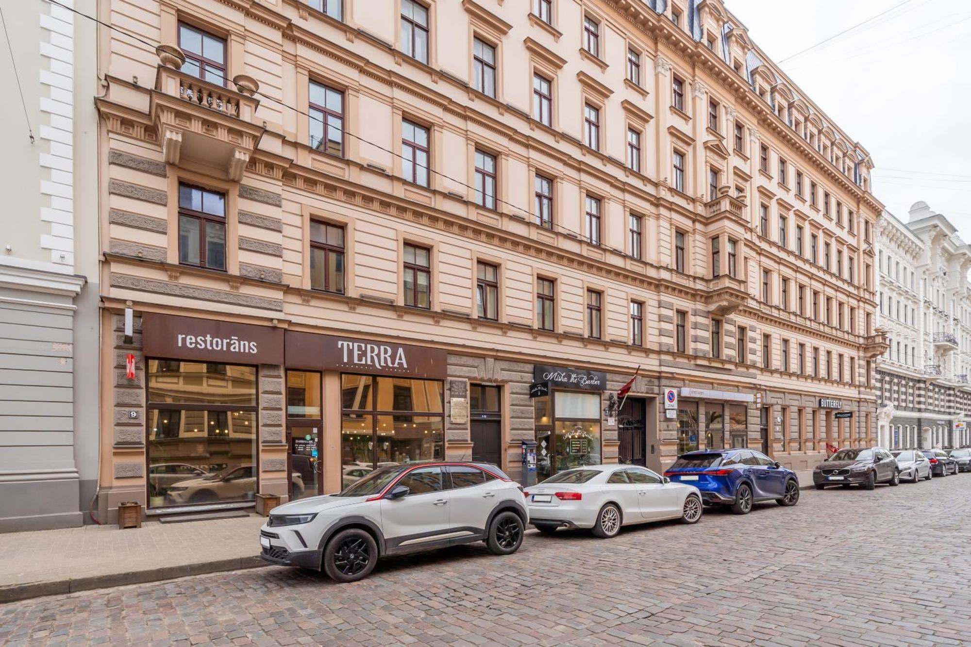 Apartment Spacious 73m2 Modern Flat In The Heart Of *