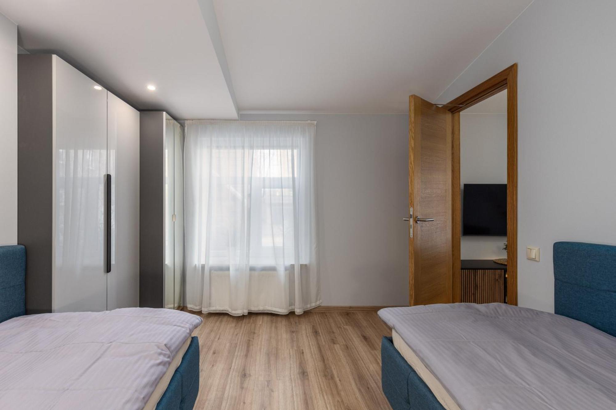 Lab1 House Apartment *