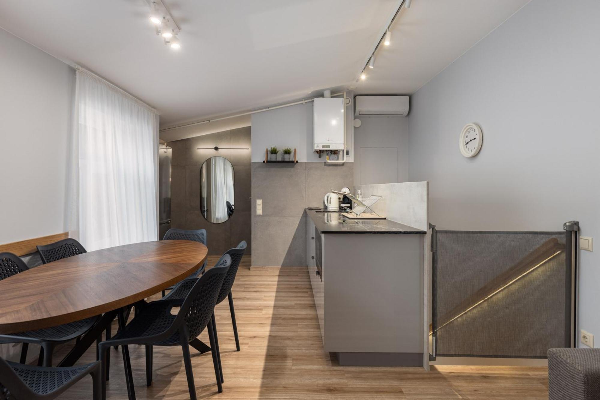 Lab1 House Apartment *