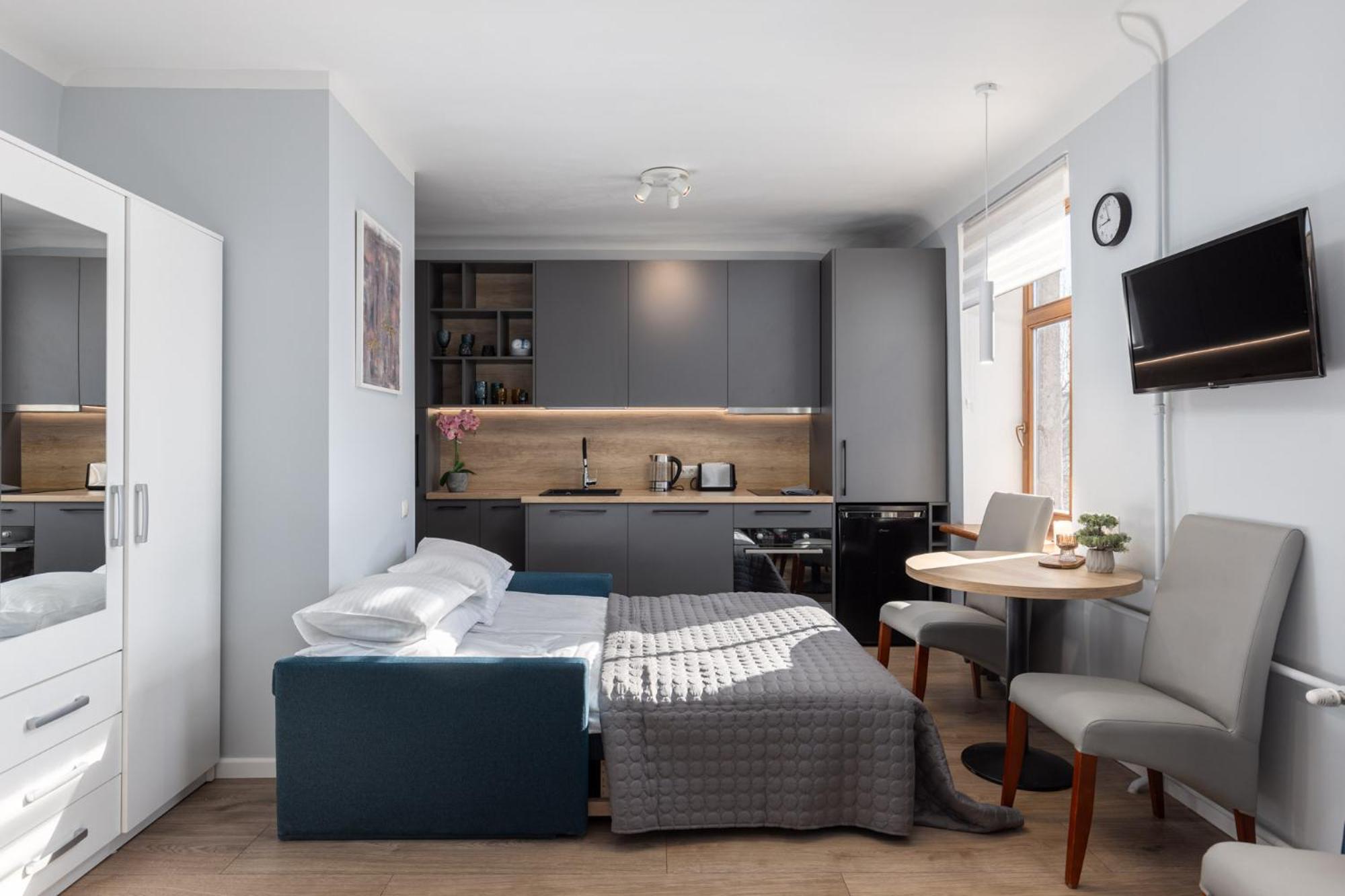 Great Location - 5min To Old Town