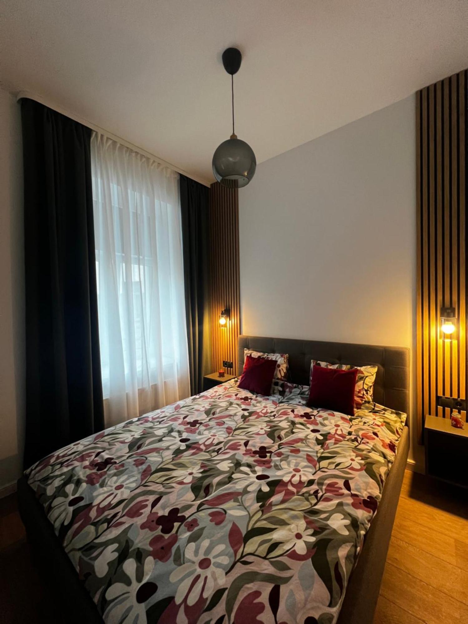 Cherry Apartment *
