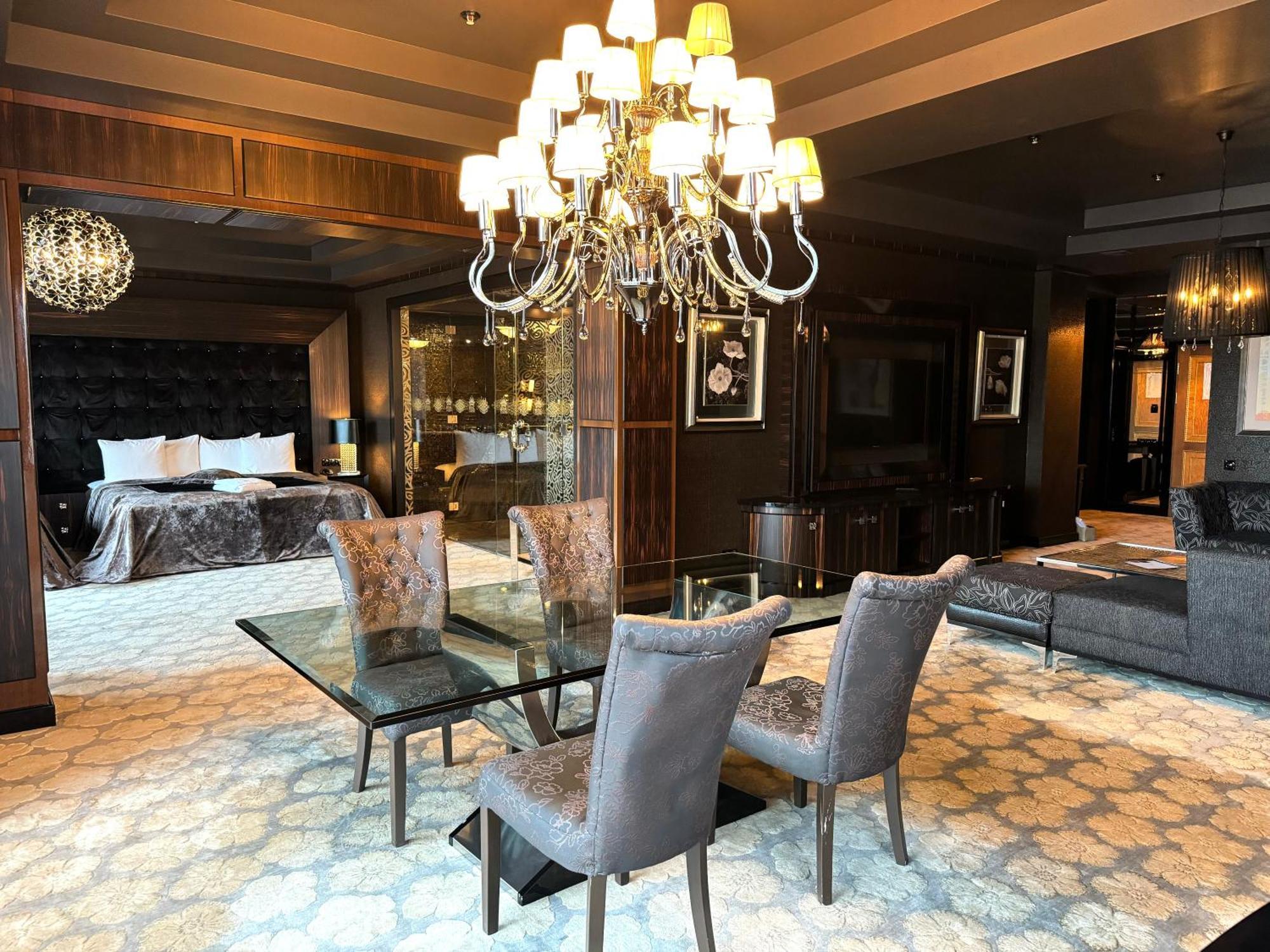 Royal & 5* Riga