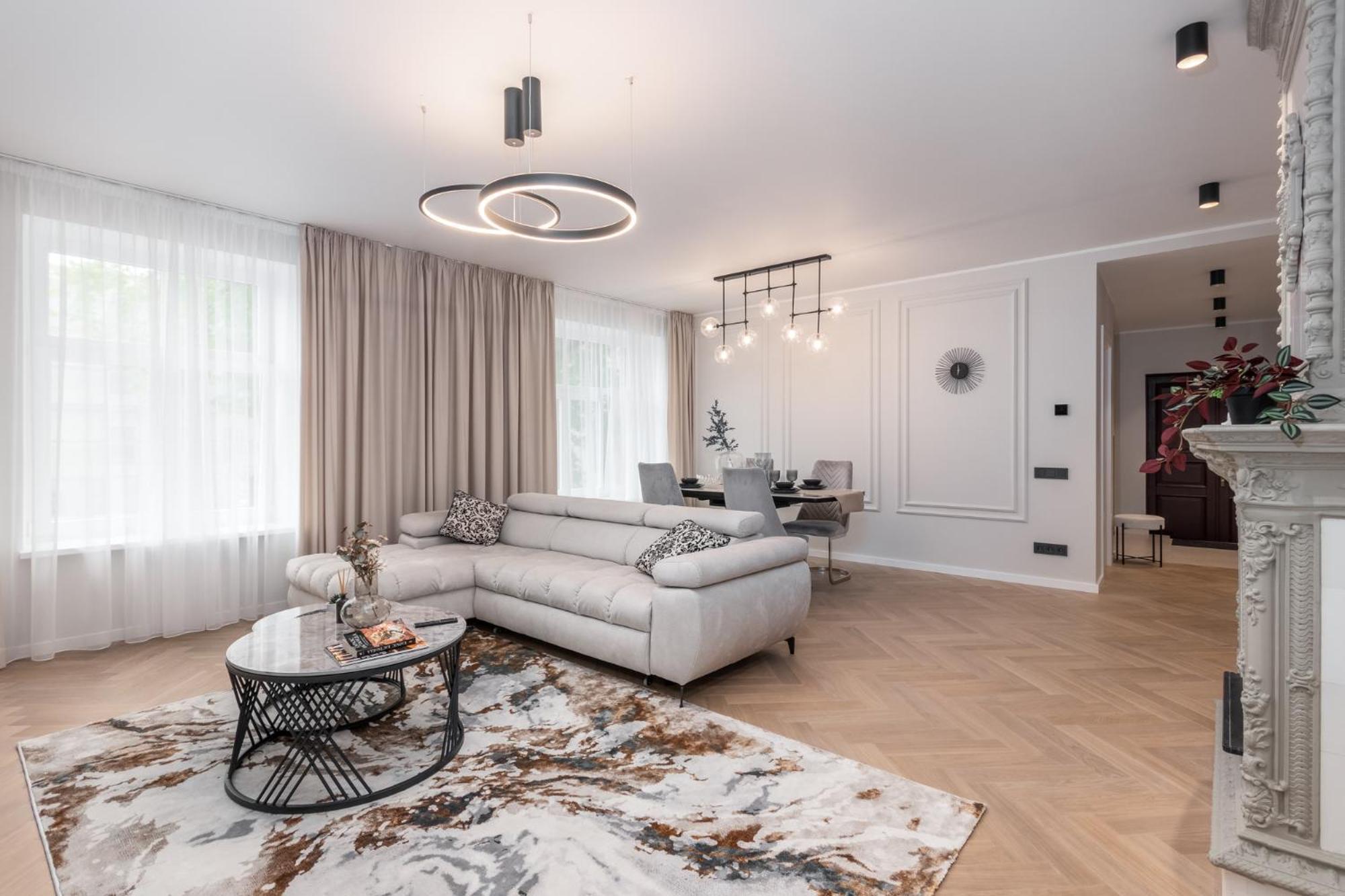 Apartment Terrific First-class In Town Center