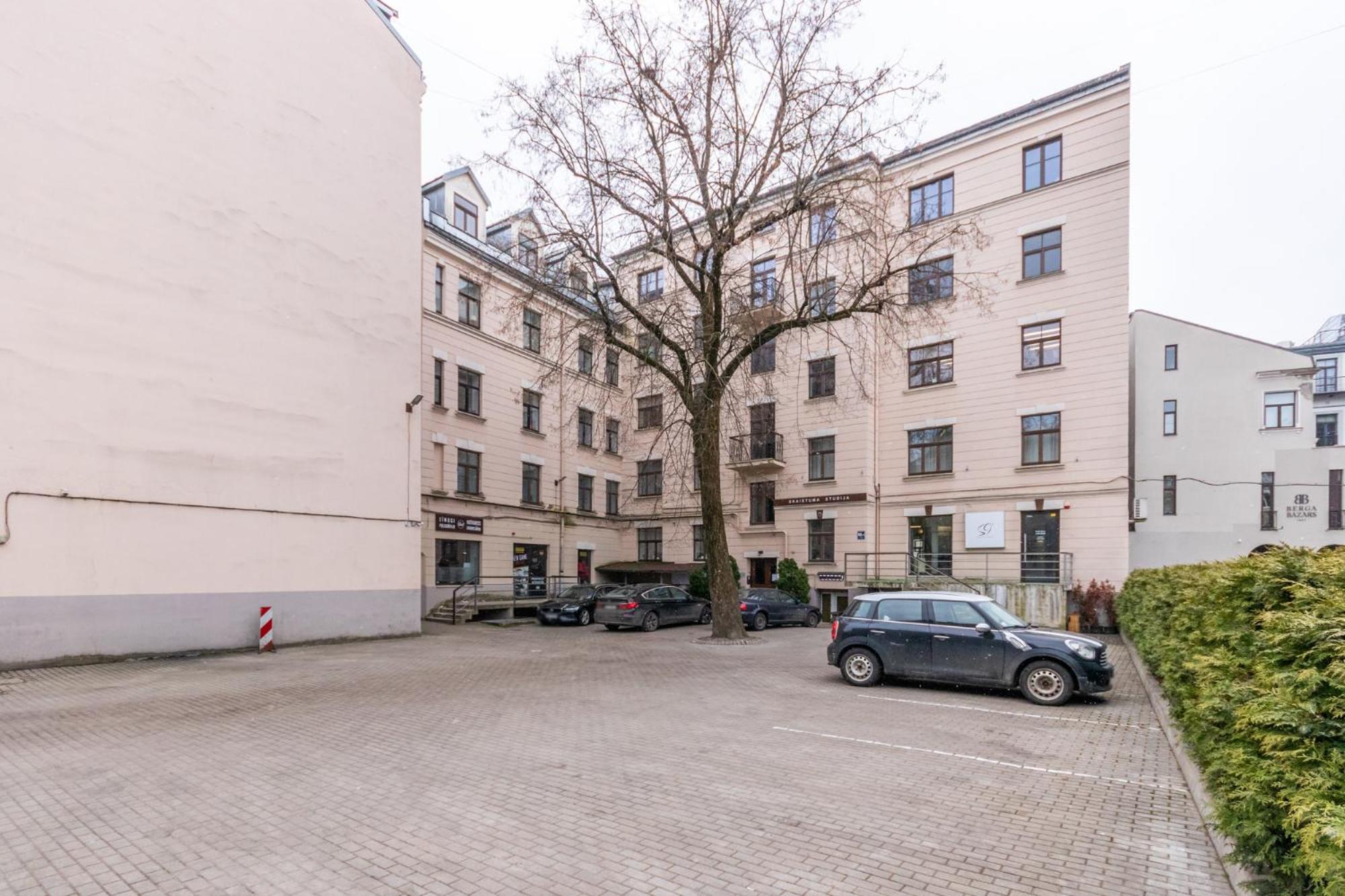 Apartment Terrific First-class In Town Center