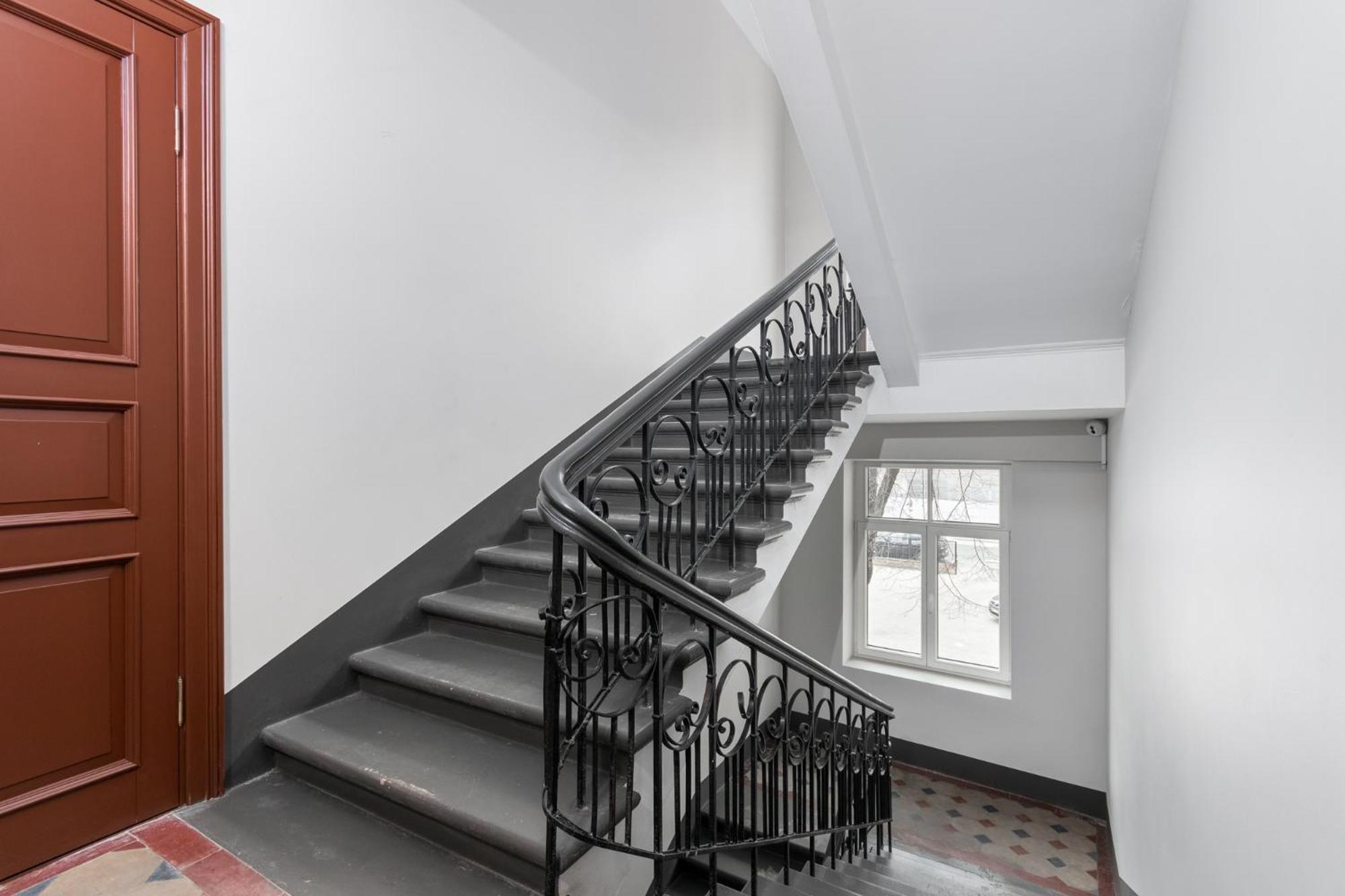 Terrific First-class In Town Center Apartment *