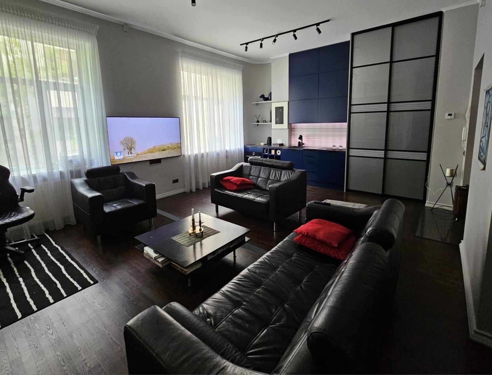 Modern In Embassy Area *