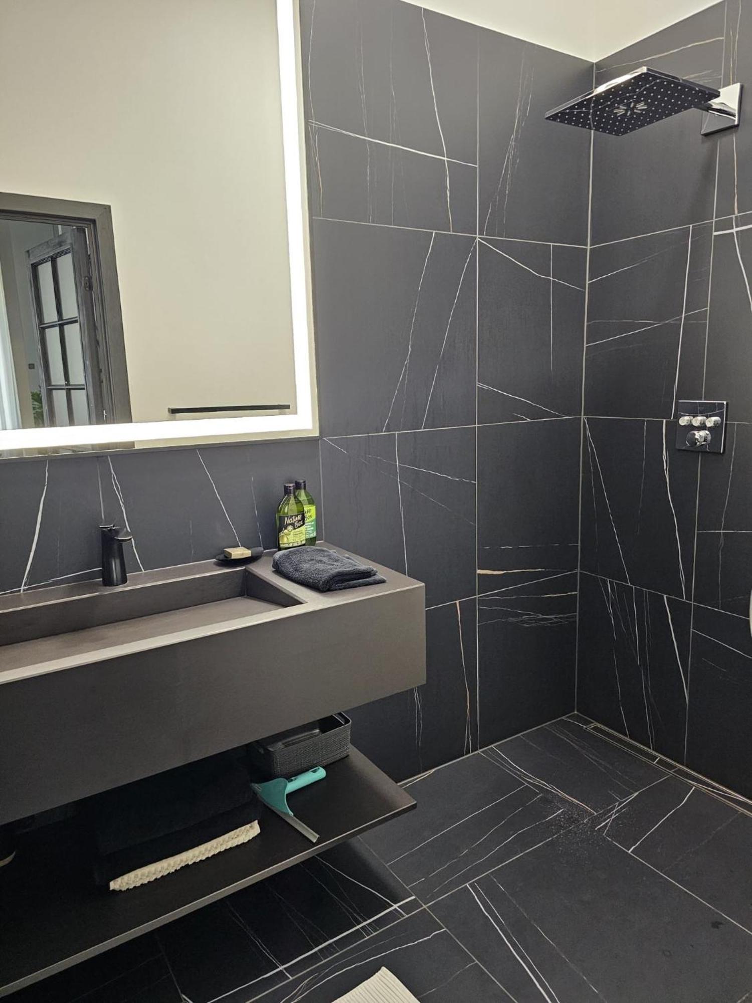 Apartment Modern In Embassy Area Riga