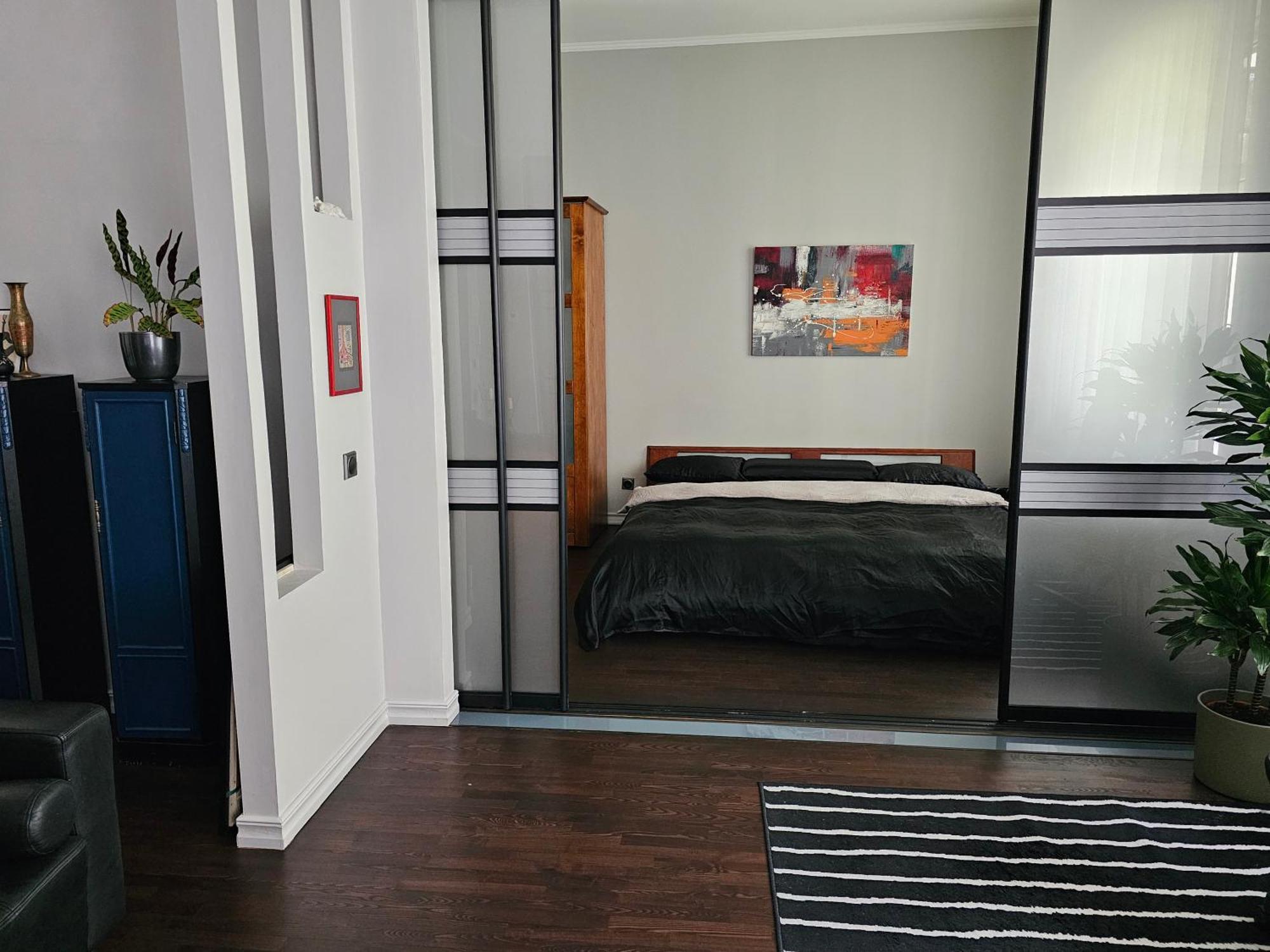 Modern In Embassy Area Apartment