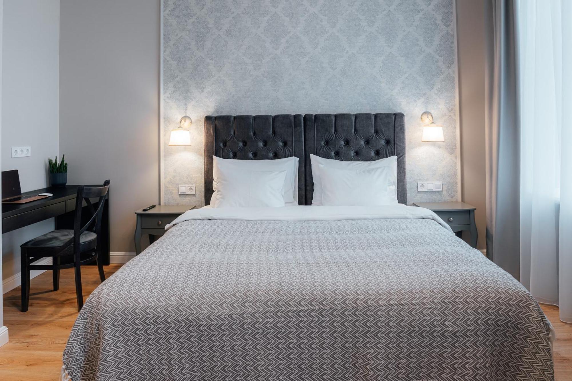 Amella Aparthotel 4*