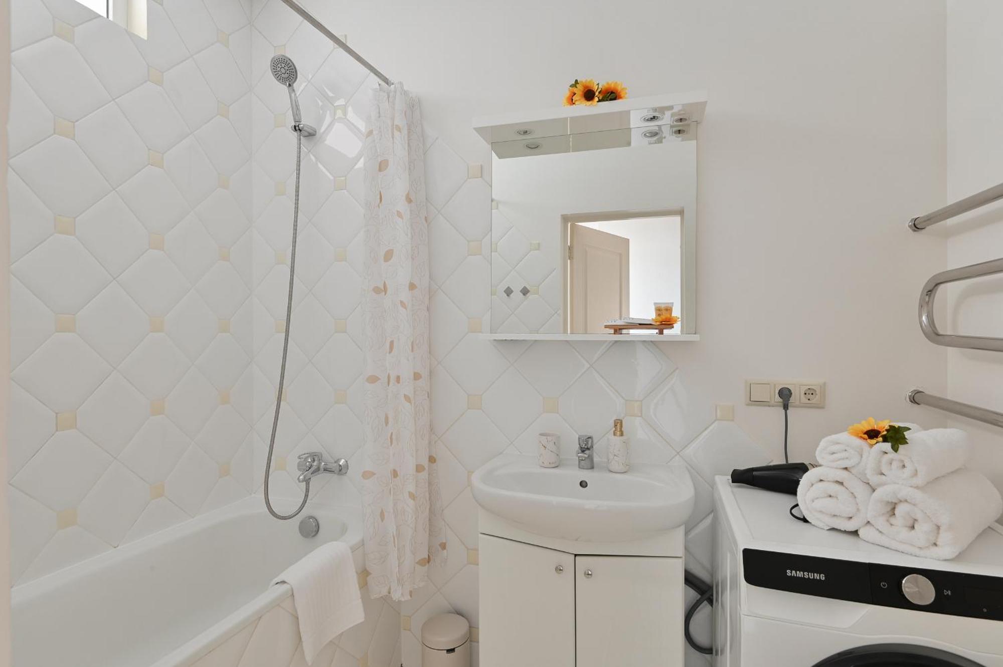 Old Town Riverside Apartment