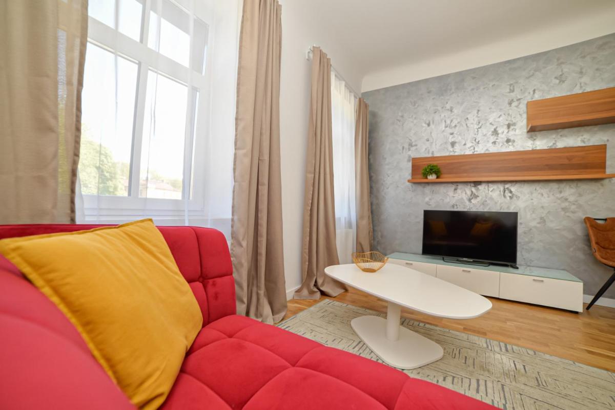 Homly S22 Apartment