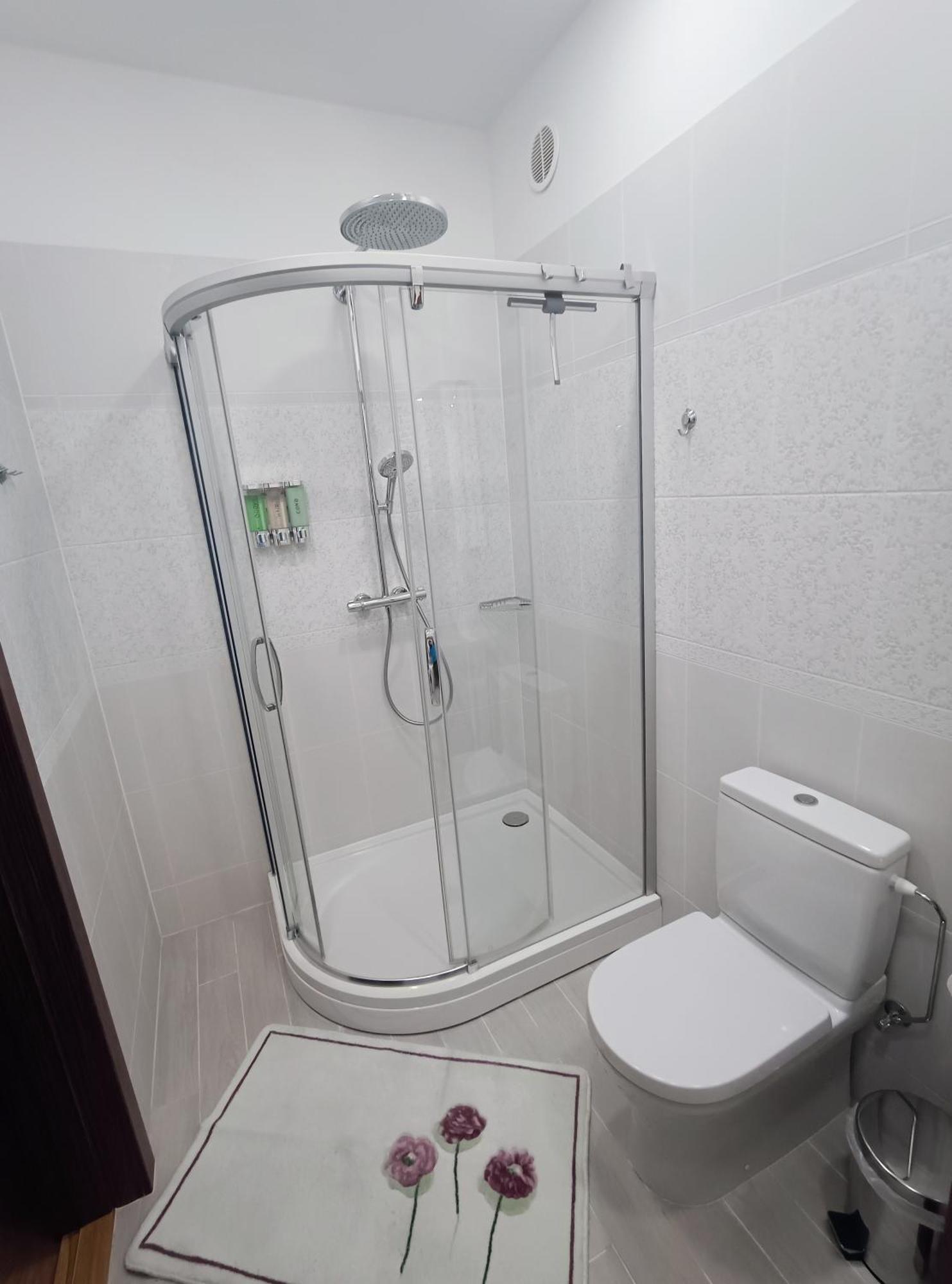 Korter Ernests' Unique Townhouse With Sauna, Hot Tub And Free Parking Riga