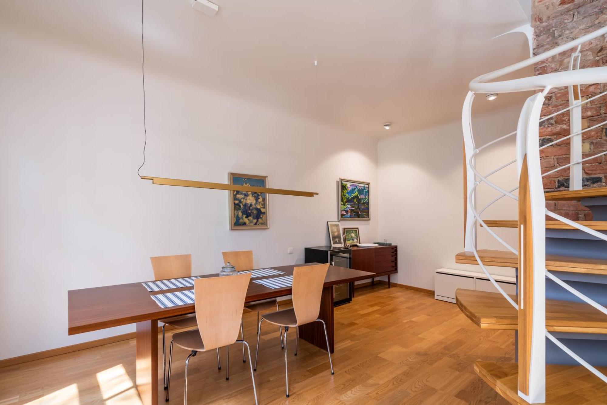 Elegant And Spacious Riga