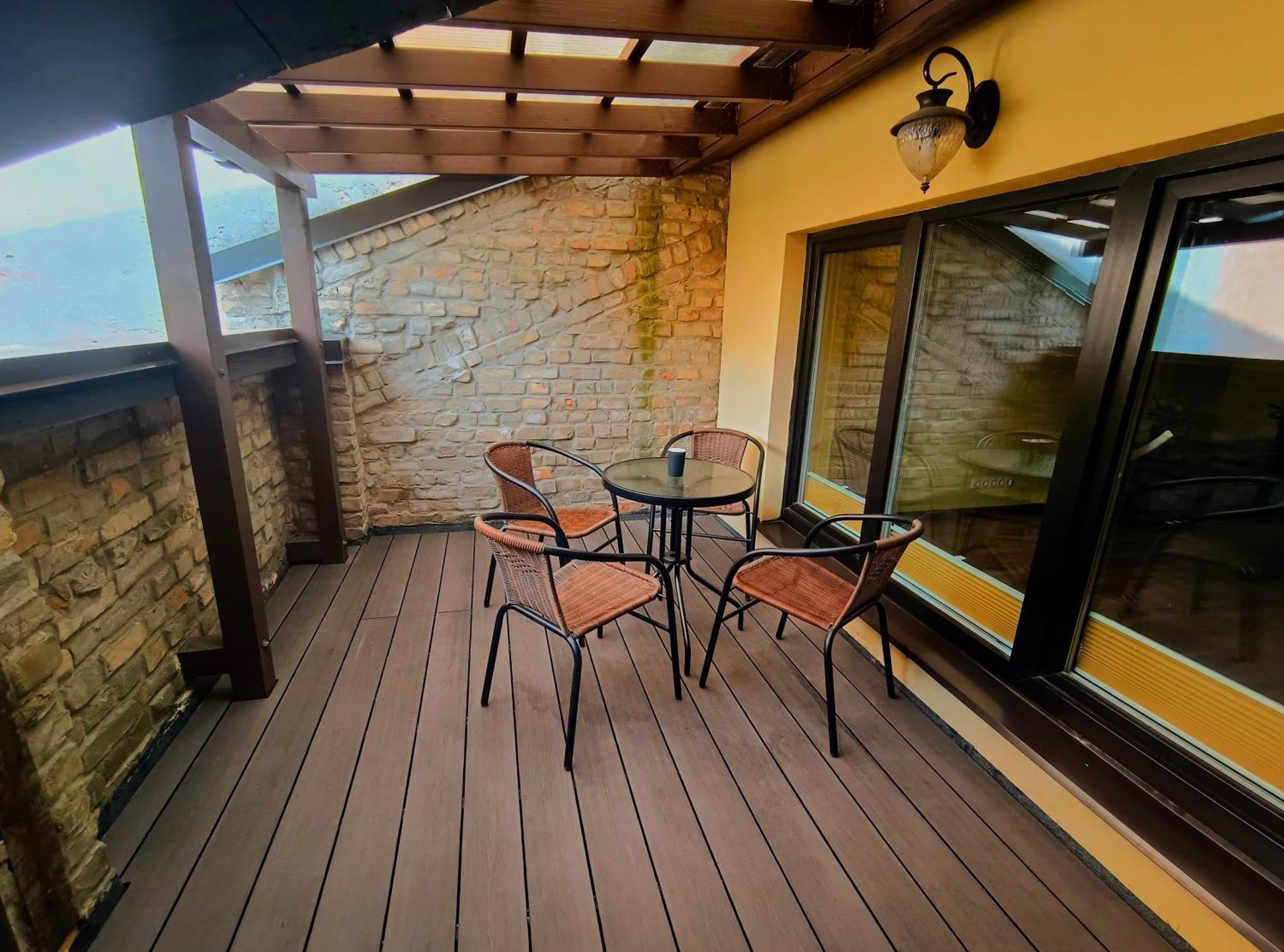 Ernests' Unique Townhouse With Sauna, Hot Tub And Free Parking Korter