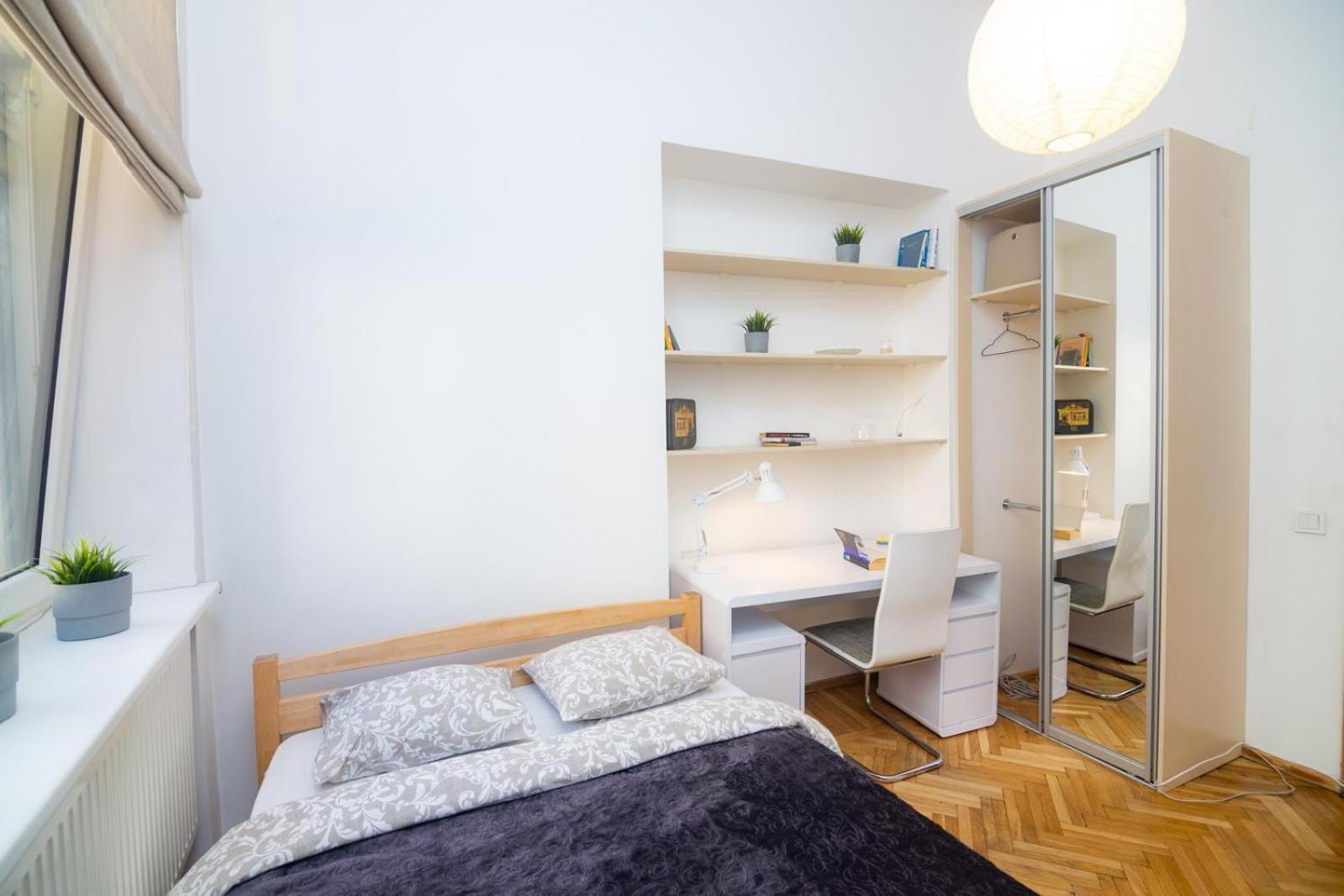 Apartment Spacious Old Town 3 Bedroom Flat