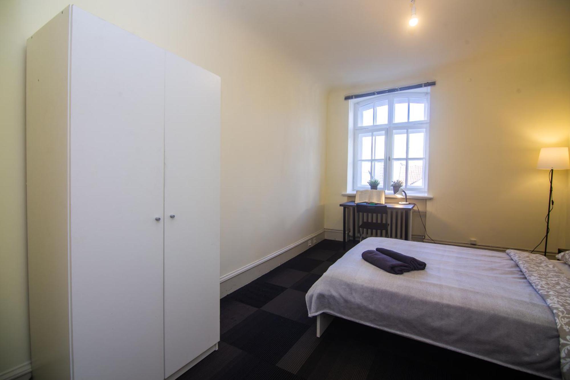 Sunny Flat Apartment *