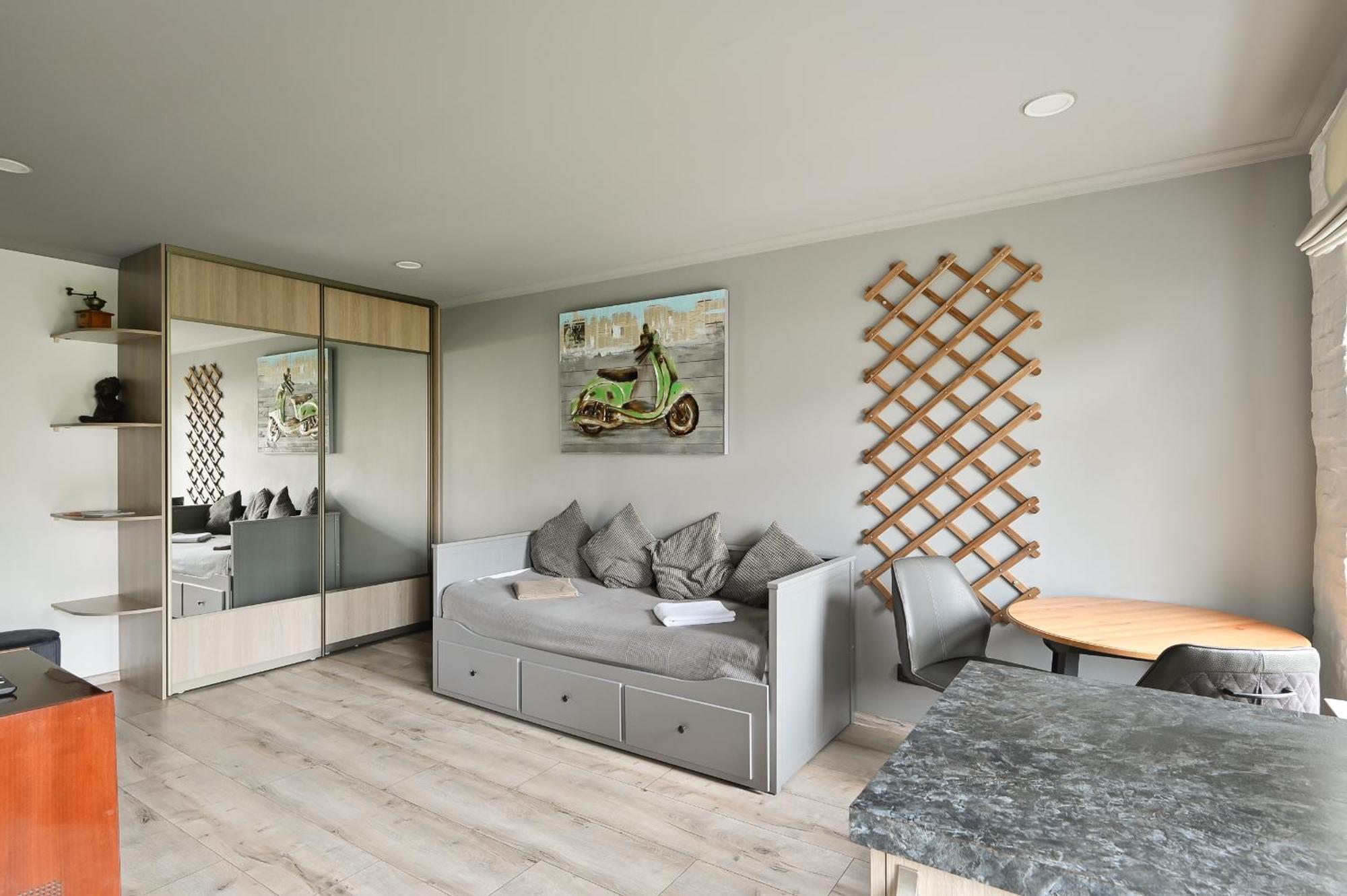 Quiet Loft With Free Parking *