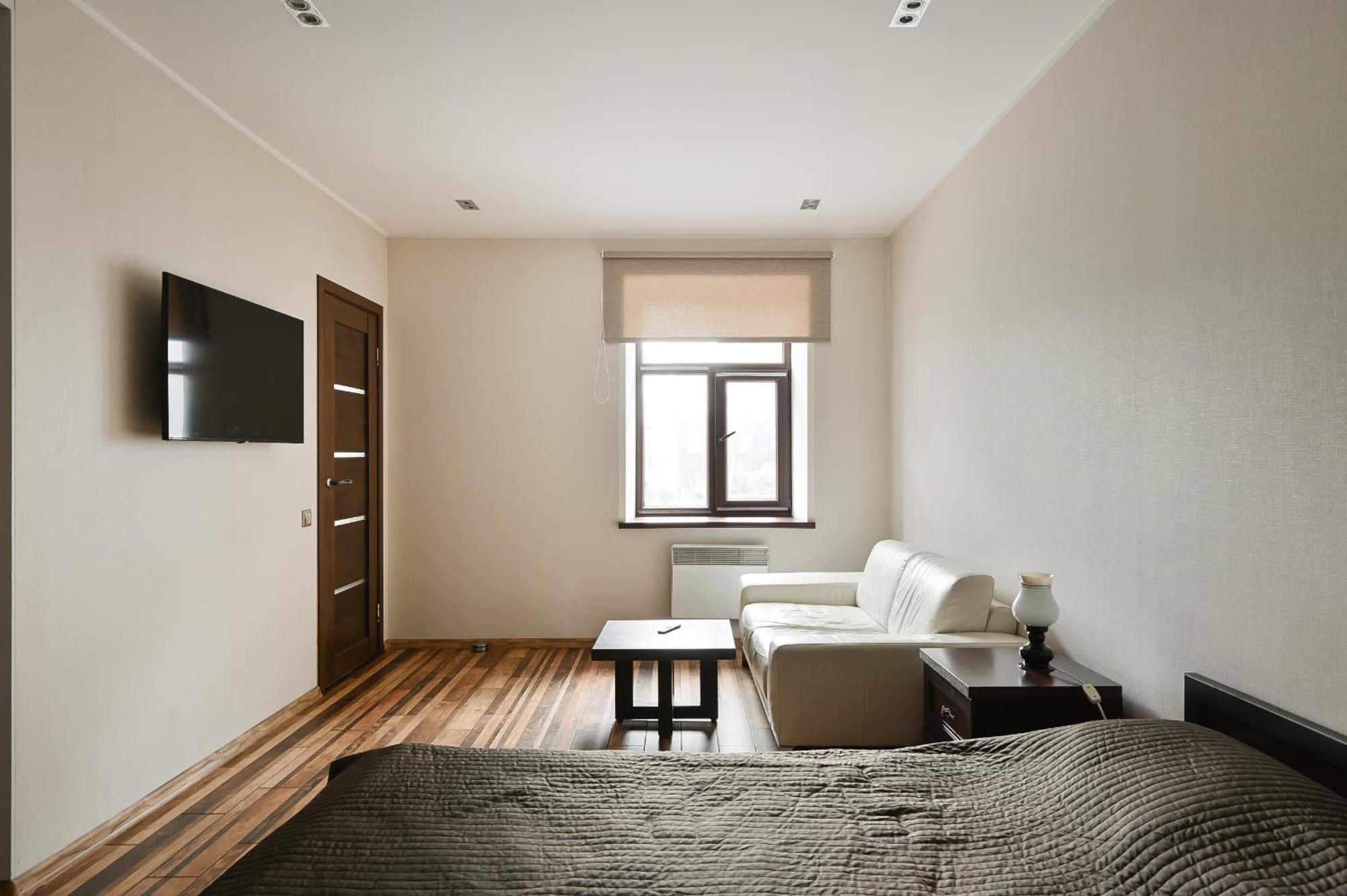 Huoneisto Modern Studio-apartment In The Centre, Free Parking *