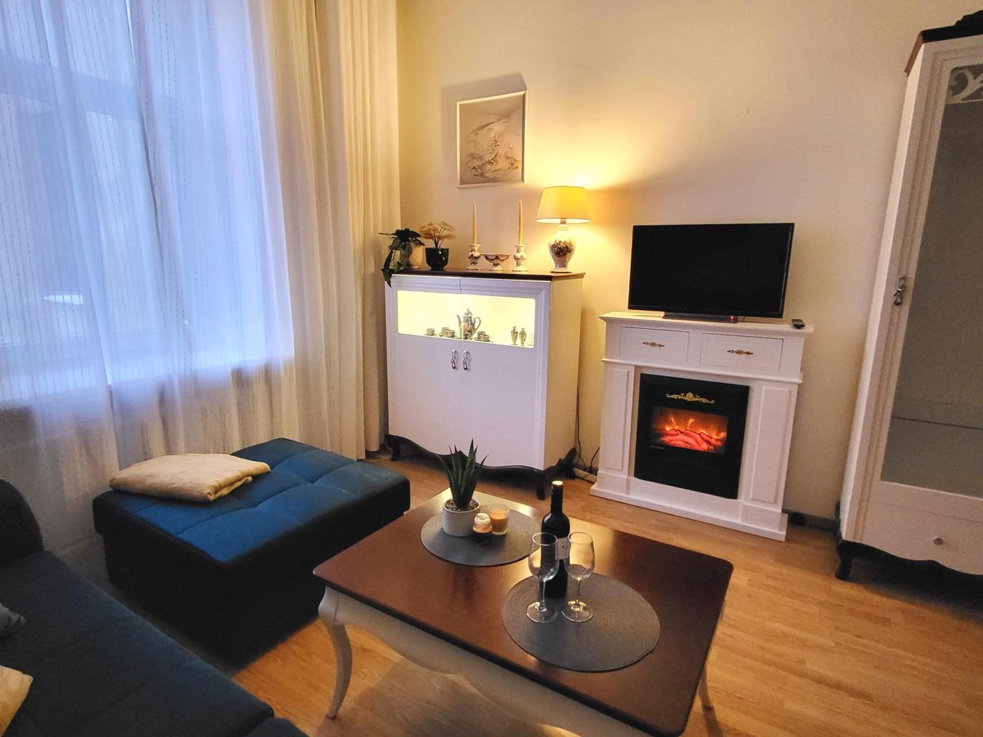 Huoneisto Alunana Premium & Fireplace In Art Nouveau District, 63 Sqm, 1870s, Self Check-in