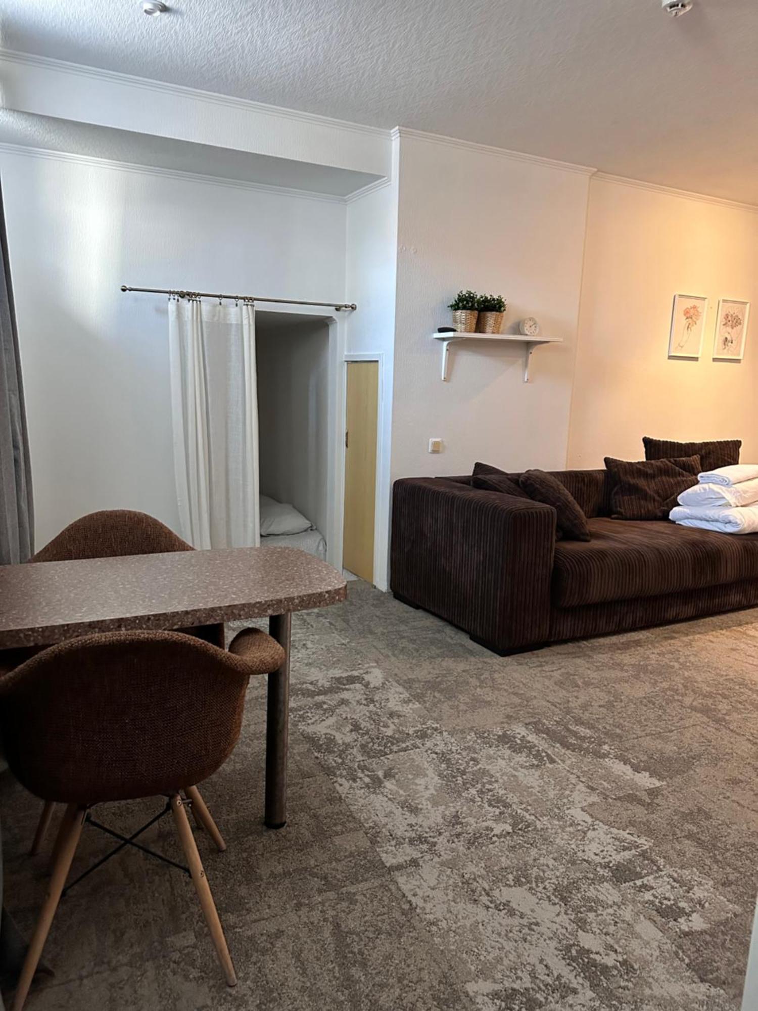 Old Town Apartment *
