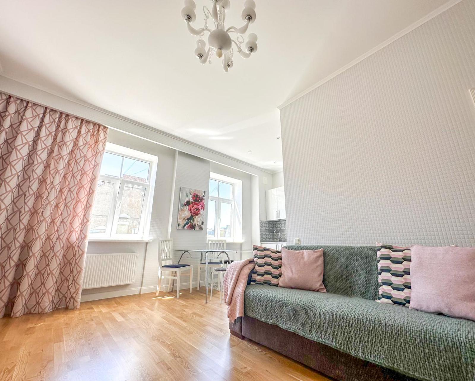 Huoneisto Heart, Bright, Loft View, Free Parking Riika