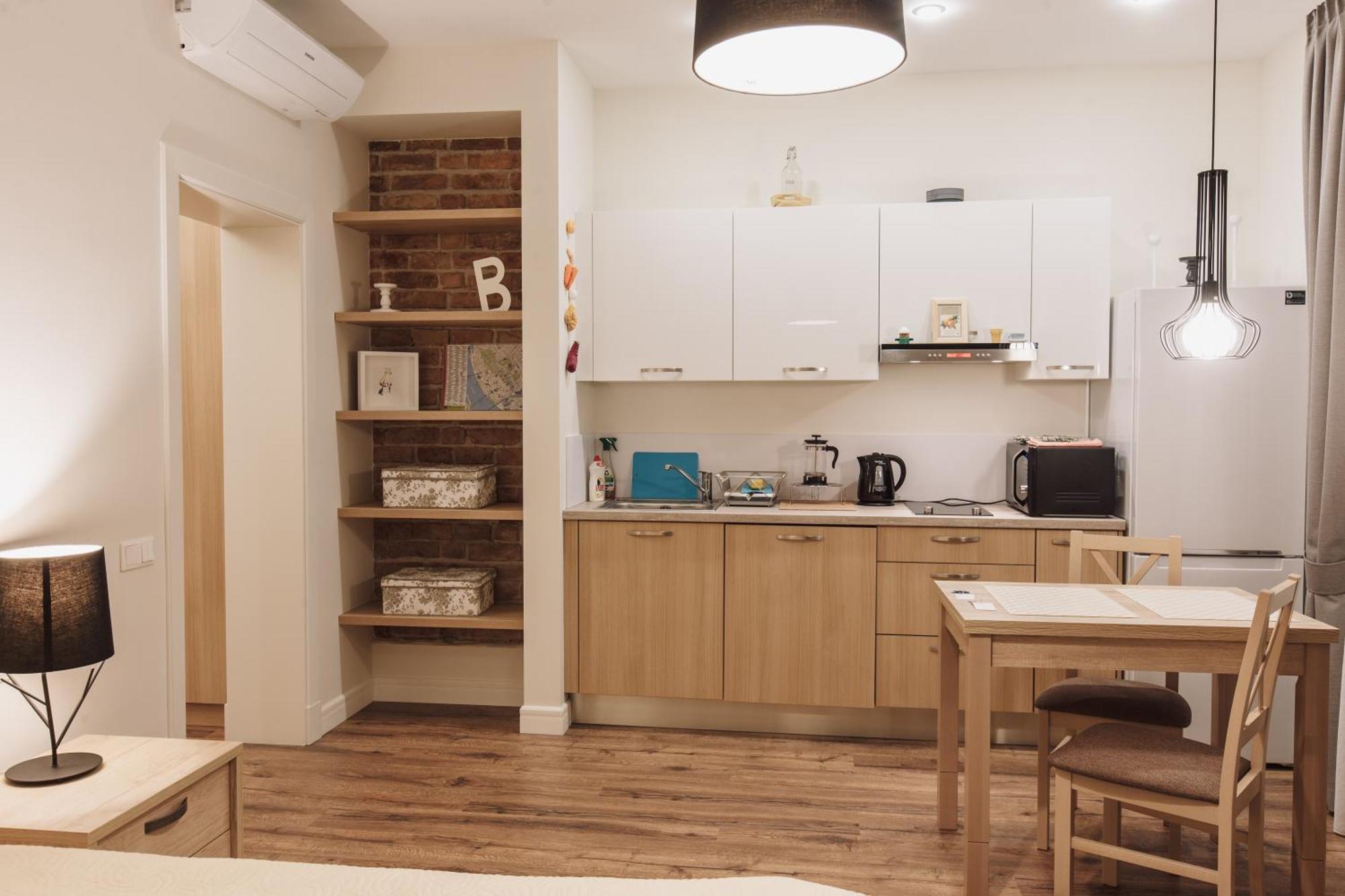 New In The Heart Of 2 Apartment