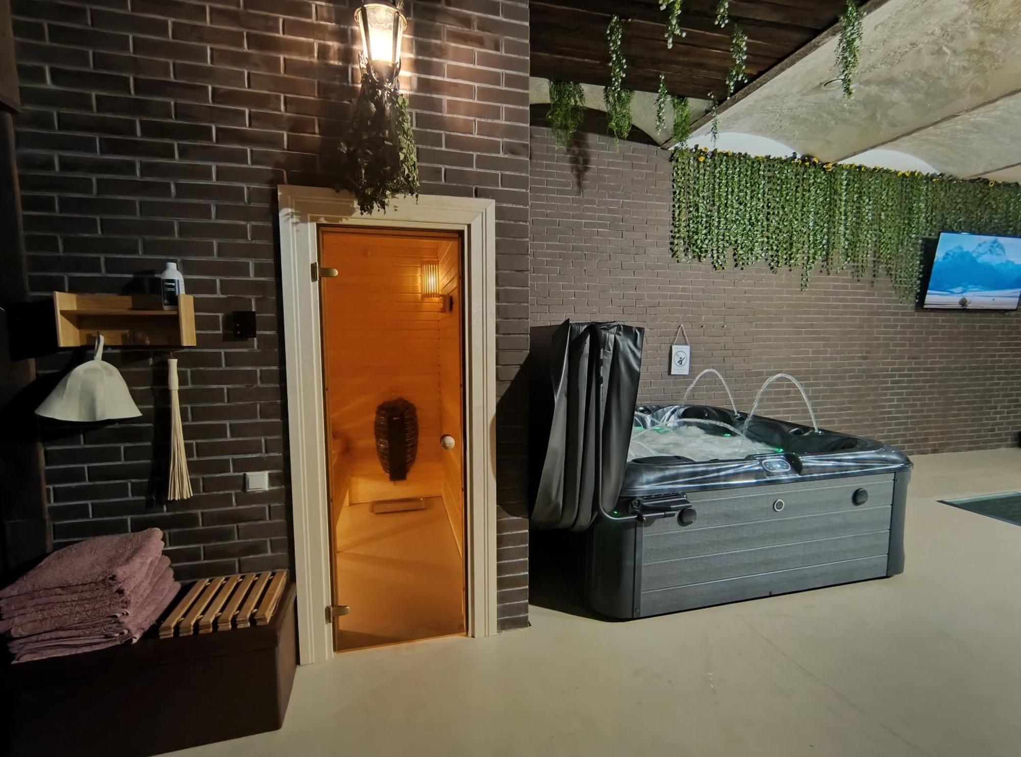 Korter Ernests' Unique Townhouse With Sauna, Hot Tub And Free Parking Riga