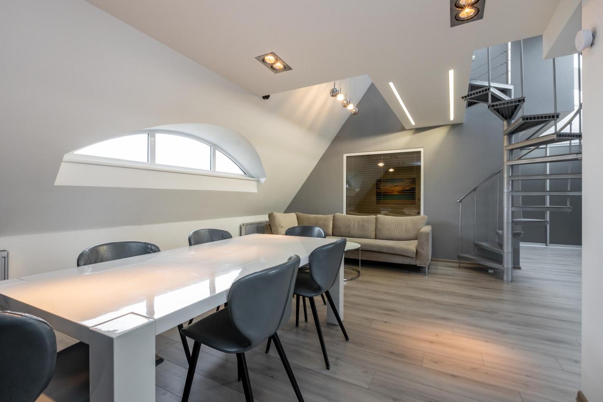 Penthouse With Terrace Appartement *