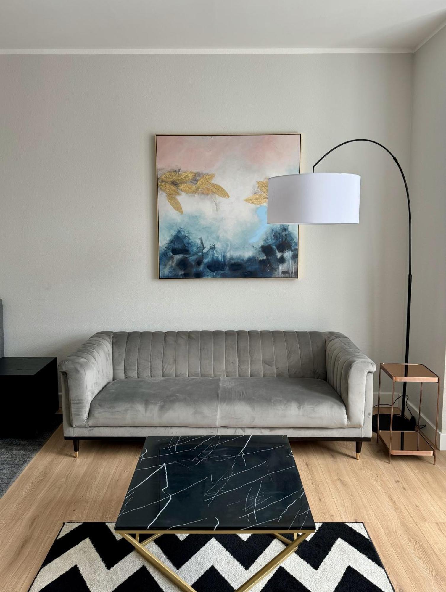 Apartment Beautiful, Spacious, Central 4br Riga