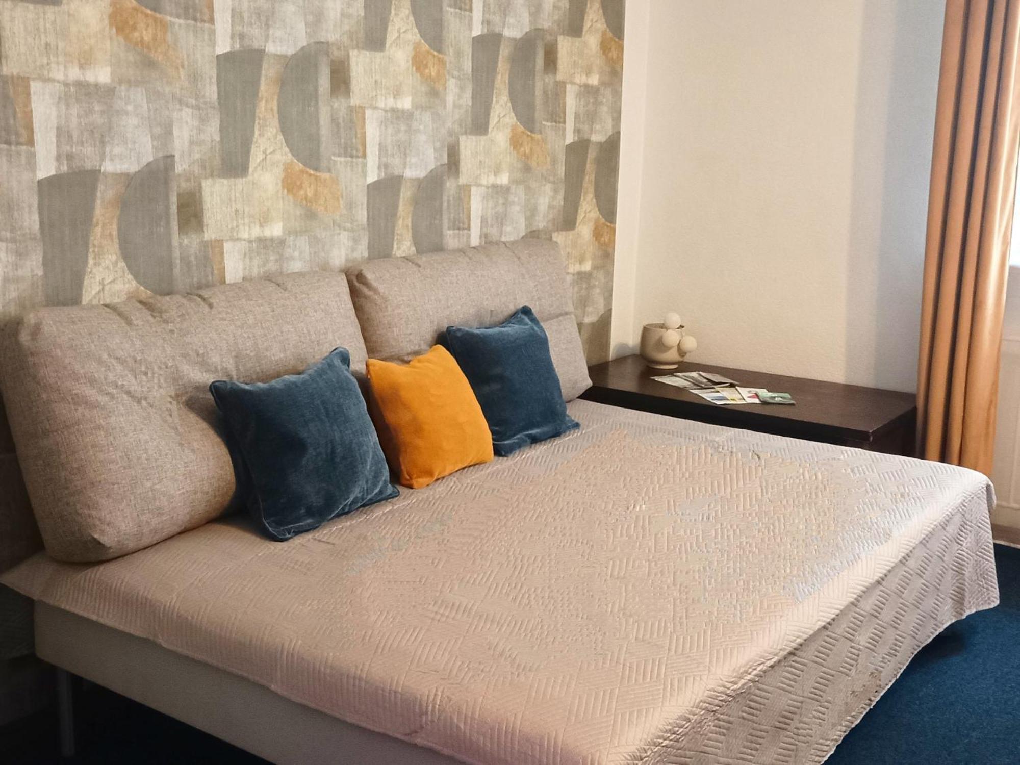 Ideally Located Center 2 Bedrooms Spacious Korter Riga