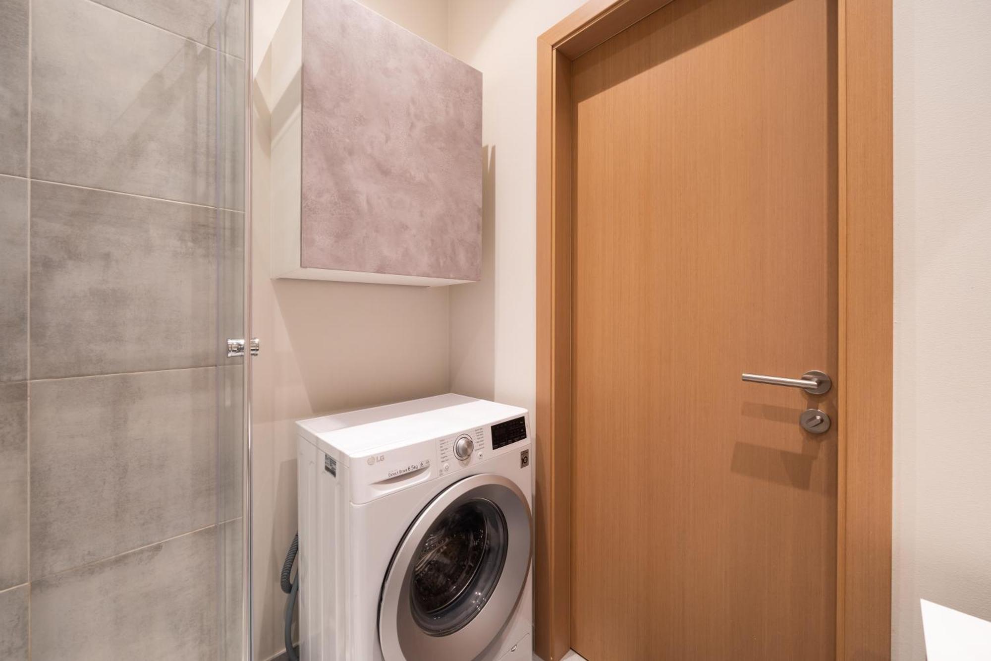 Cosy Old Town Flat In A Modern Secured Apt. Block