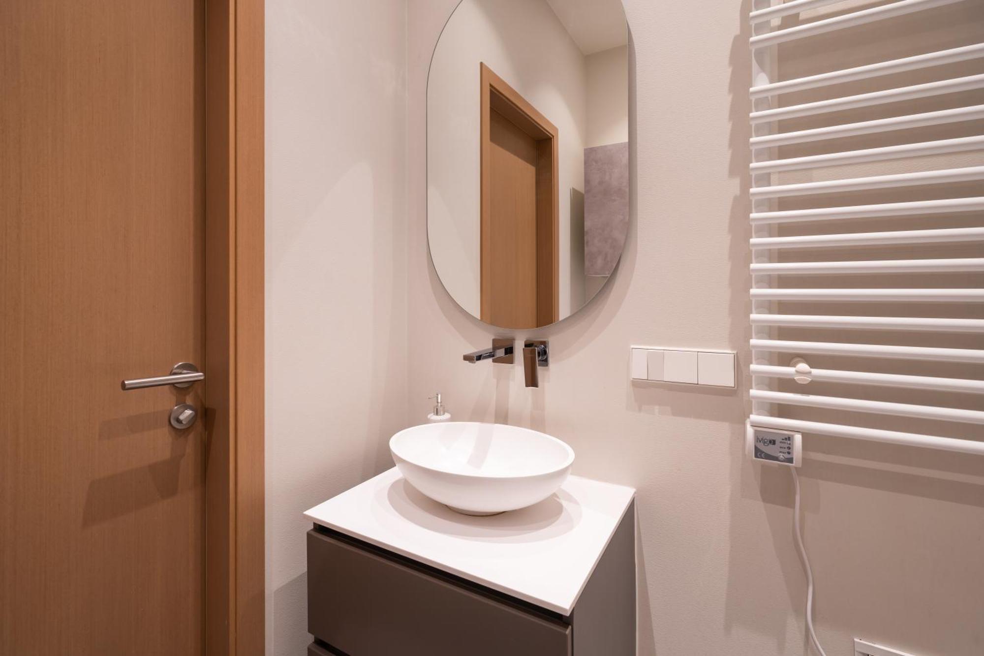 Cosy Old Town Flat In A Modern Secured Apt. Block Riga