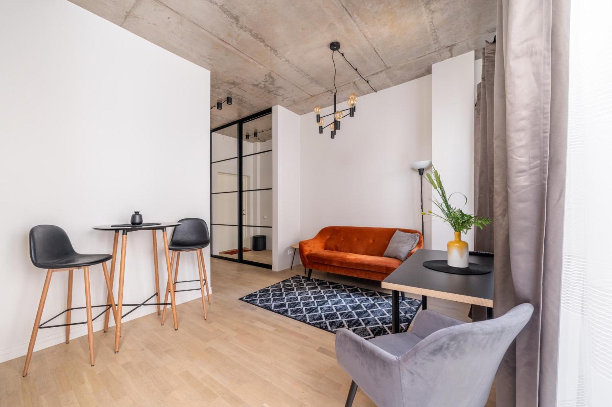Cosy Old Town Flat In A Modern Secured Apt. Block Apartment *