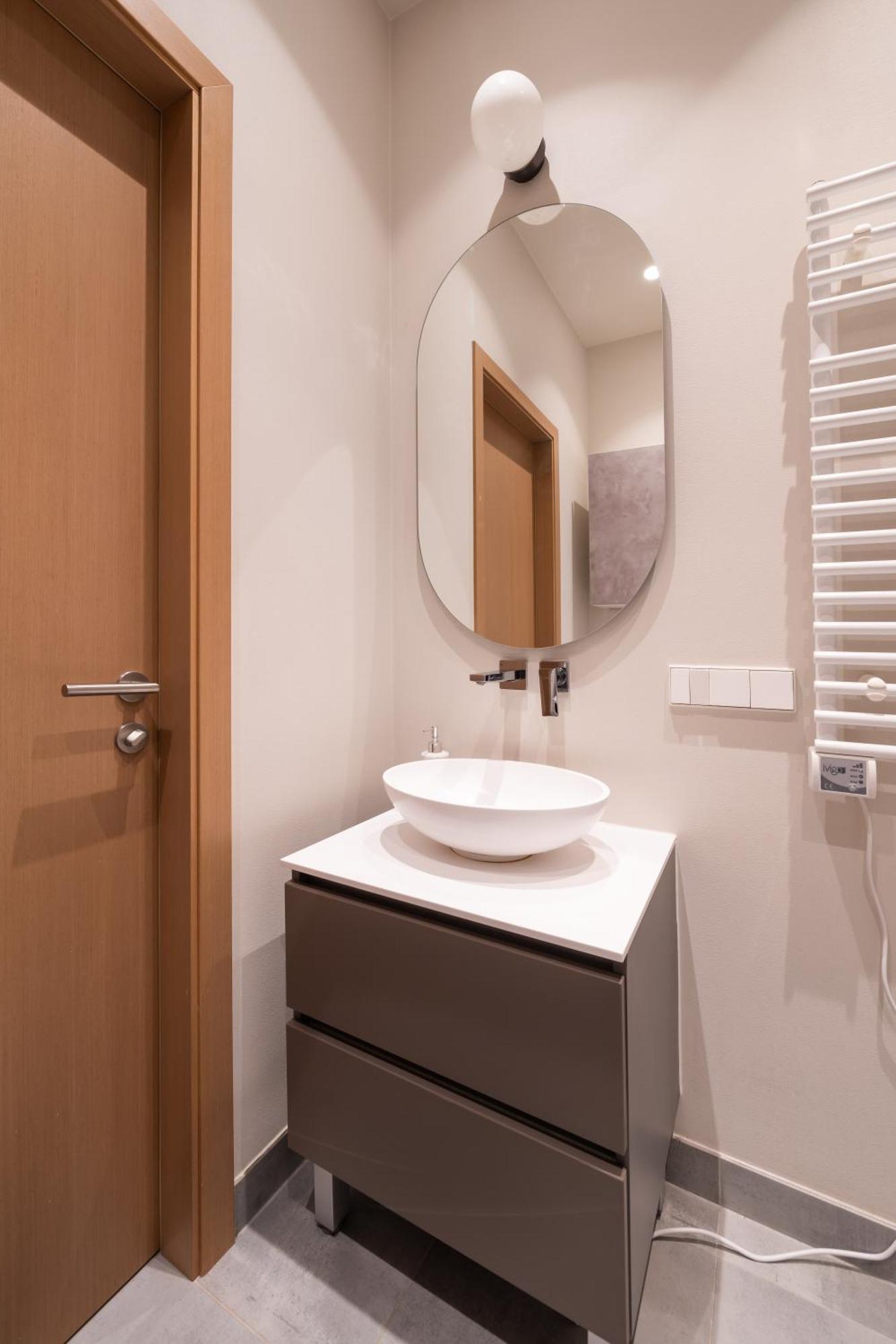 Cosy Old Town Flat In A Modern Secured Apt. Block Apartment