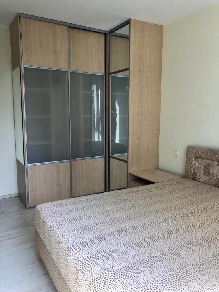 Quite Center Apartment *
