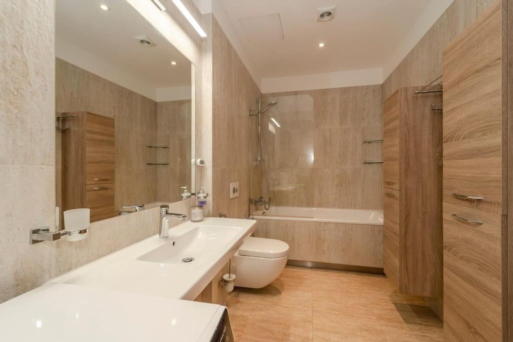 Valdemara Apartment *