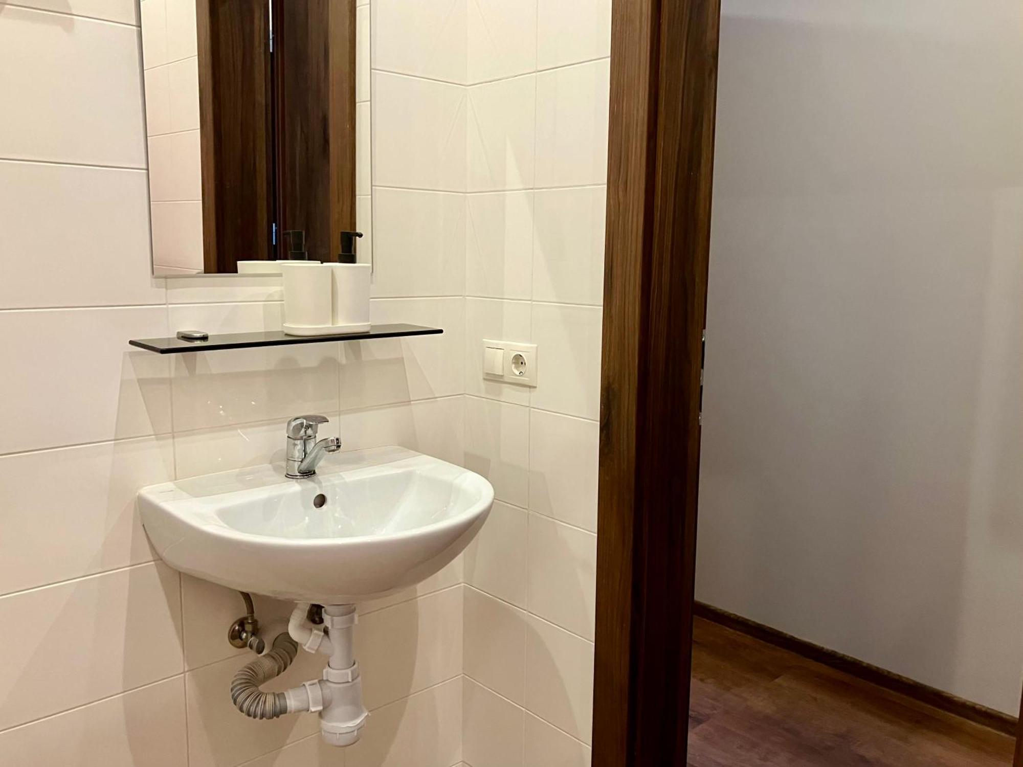 Rvr Smart With Self Check-in Hotel