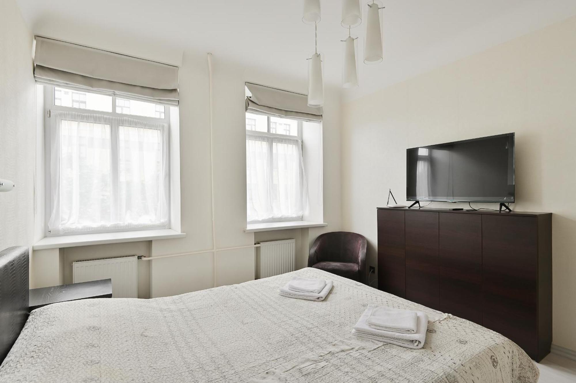 Apartment & Cheap And Free Parking *