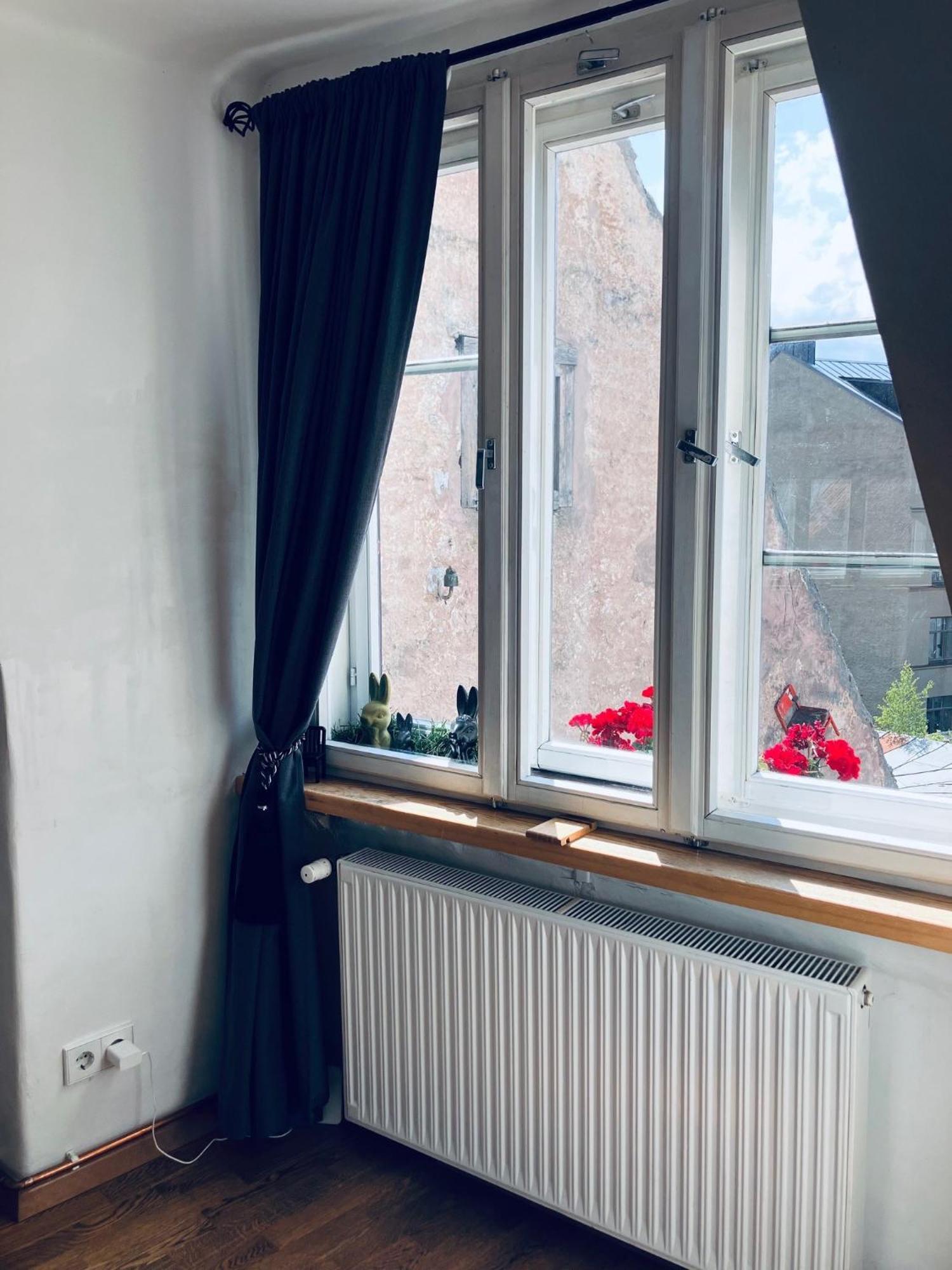 Albert Square Studio In Old Apartment Riga