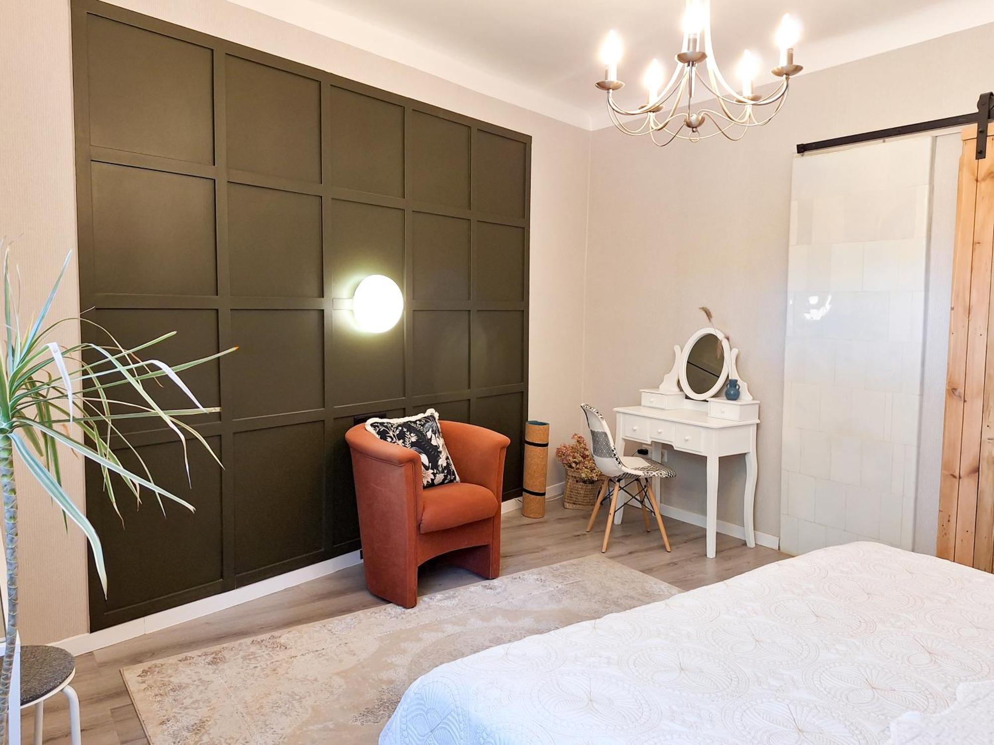 Newly Made With Private Entrance - 1st Floor *