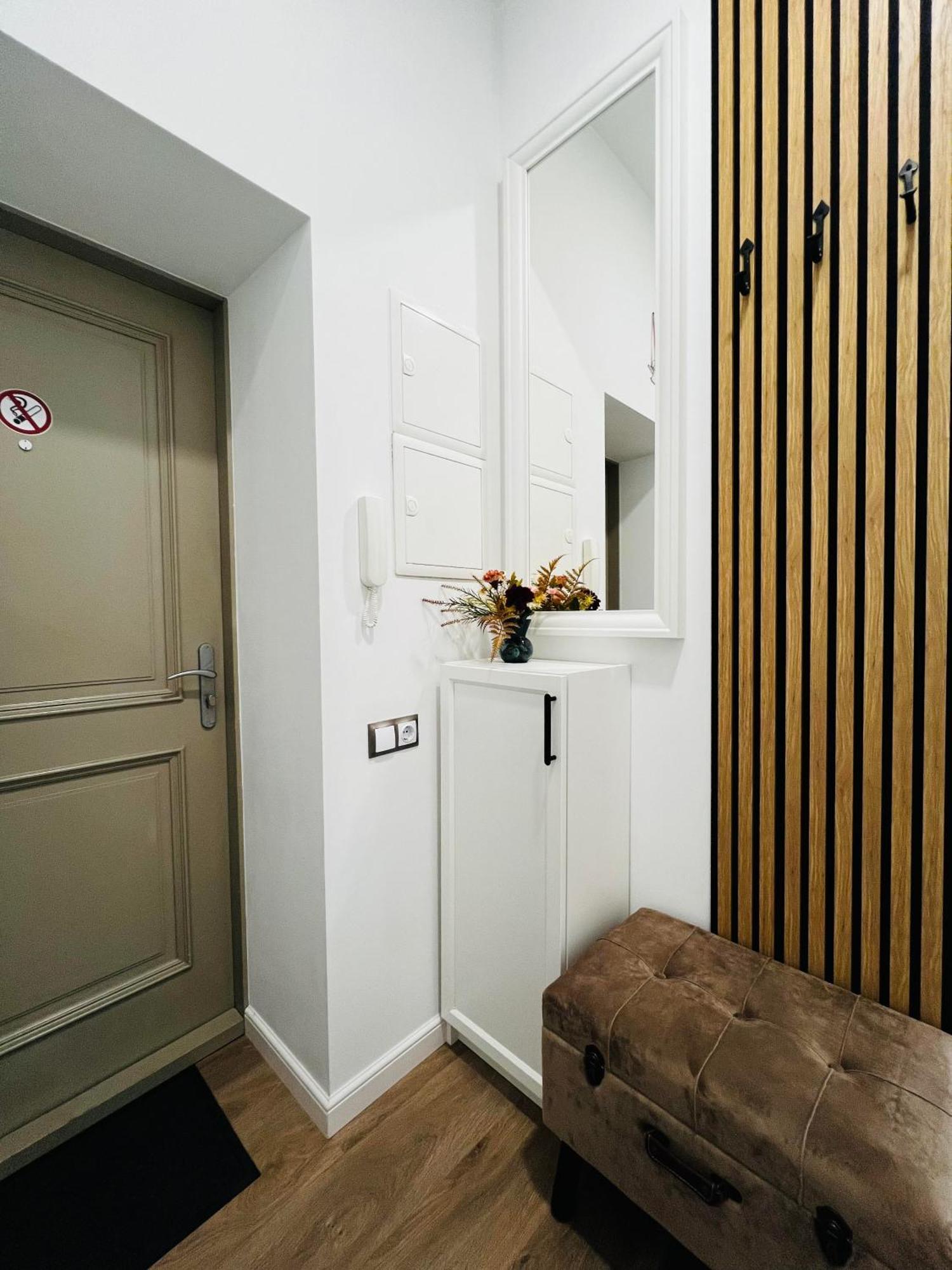 Cherry Apartment