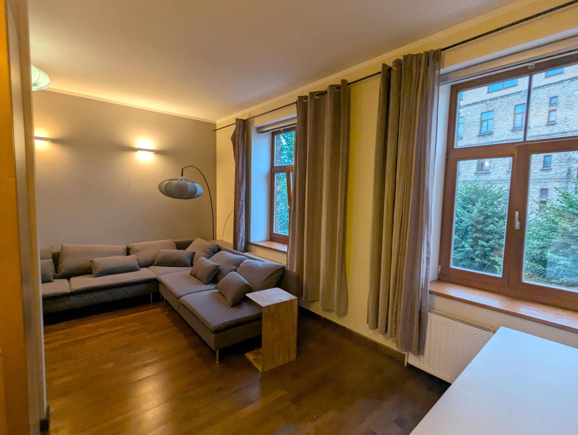 Midcentury Modern, Quiet, 40m With Bath *