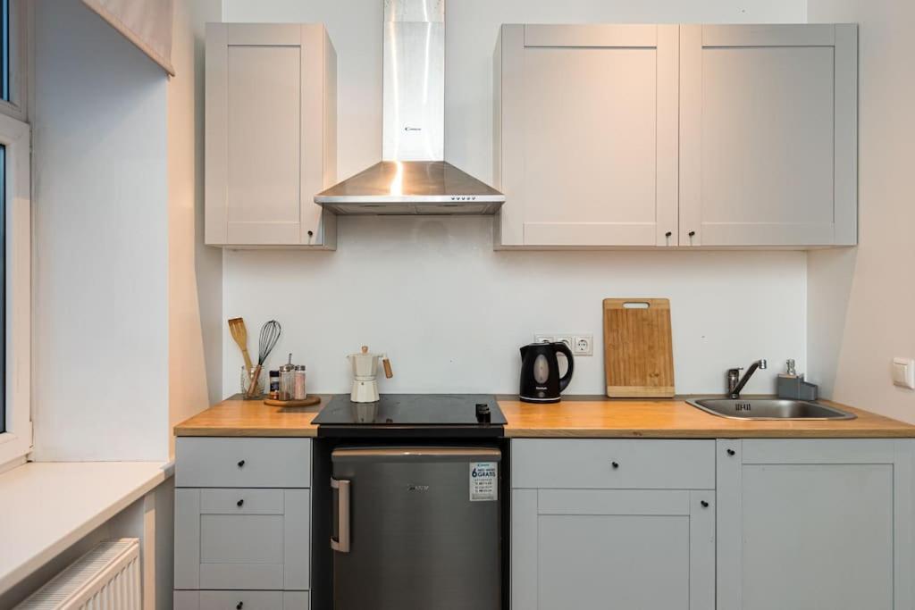 Cute With A View Over The Rooftops And Free Parking In The Area Apartment