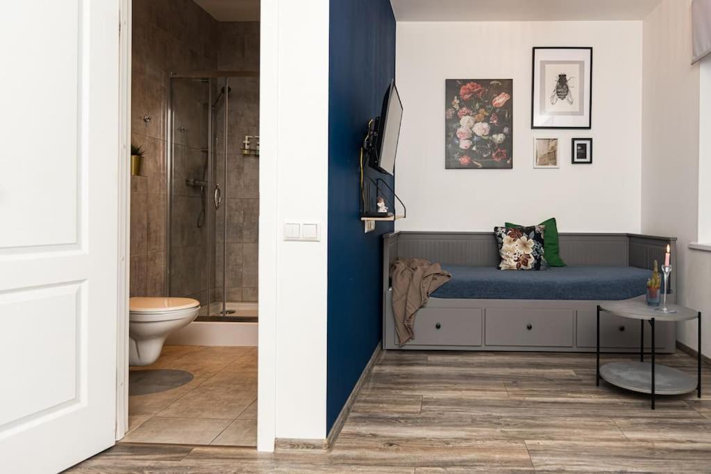 Cute With A View Over The Rooftops And Free Parking In The Area Apartment