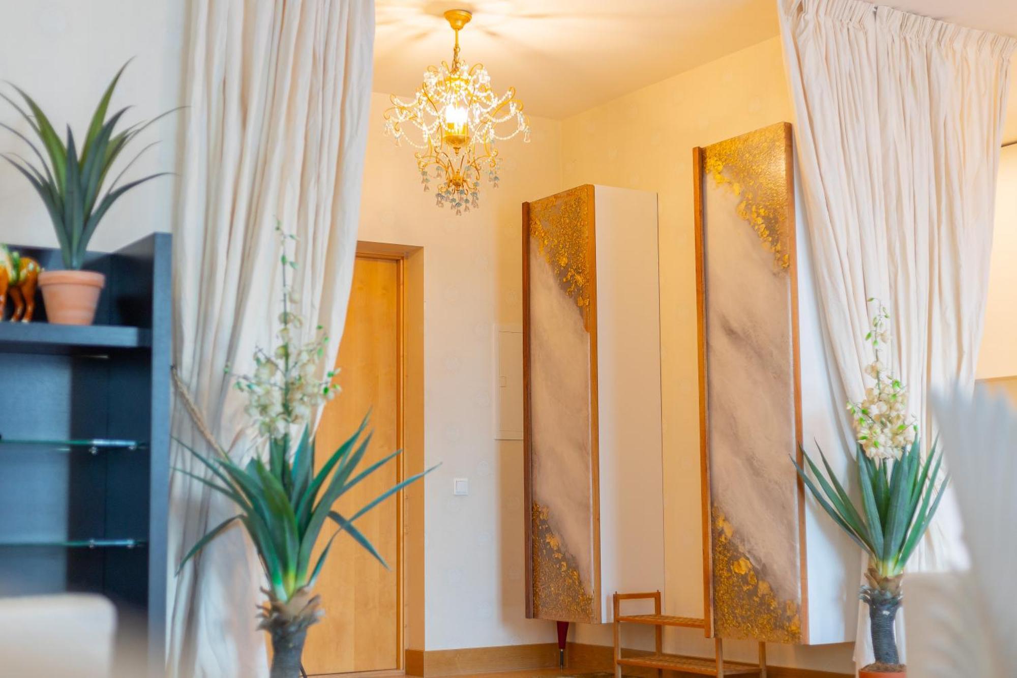 Royal Whith Free Parking Dzīvoklis