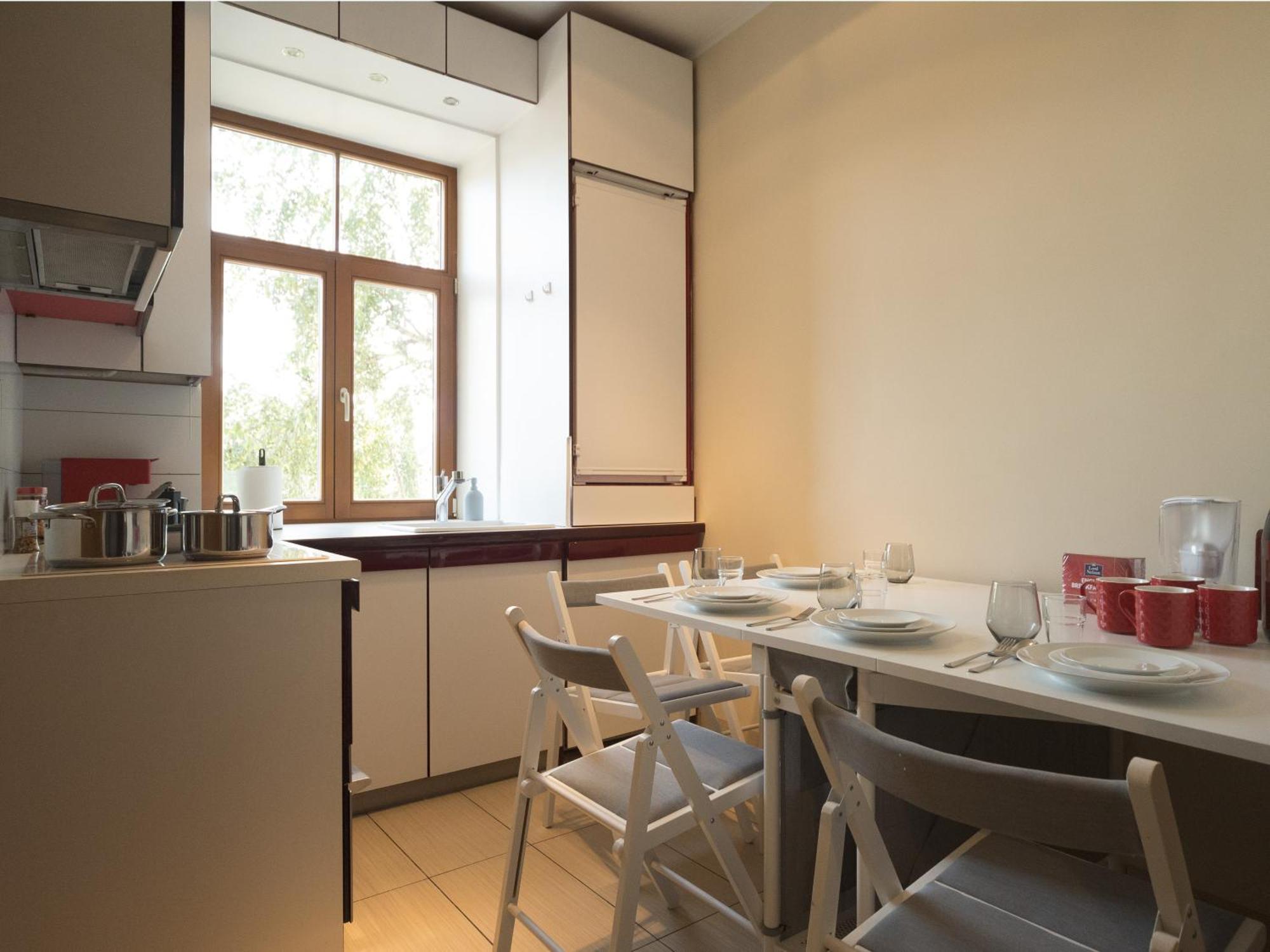 Midcentury Modern, Quiet, 40m With Bath Apartment Riga